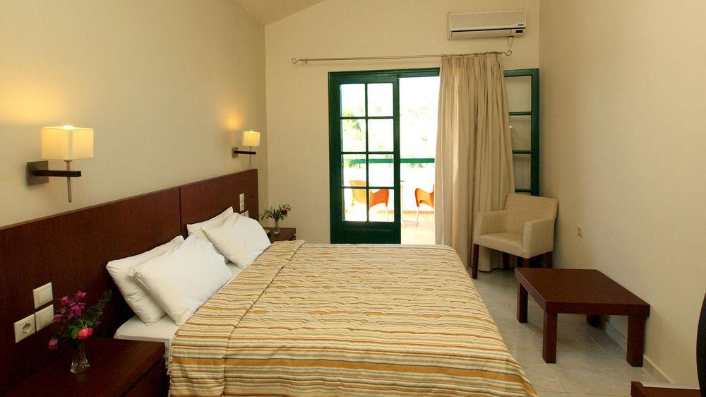 Skiathos Club Hotel & Suites Василиас Экстерьер фото