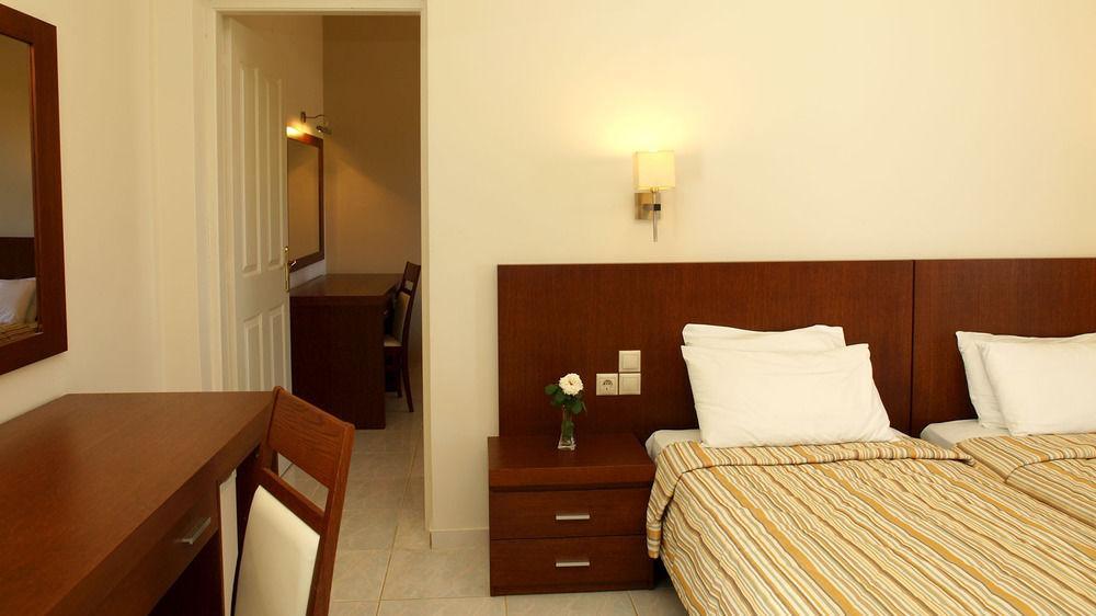 Skiathos Club Hotel & Suites Василиас Экстерьер фото